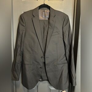 jCrew men’s black light weight wool suit Jacket 36R pant is 29/32.  Some…​​